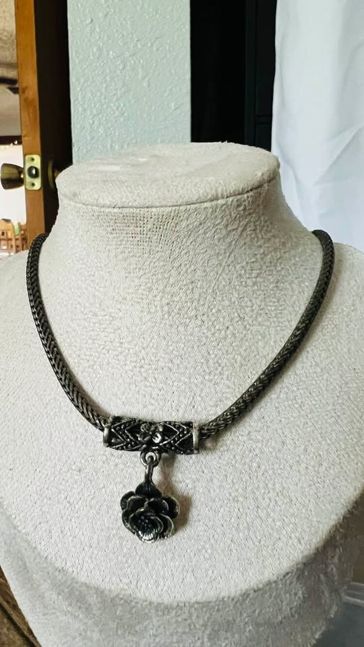 Vintage 16” Silvertone Rose Pendant Wheat Chain Necklace